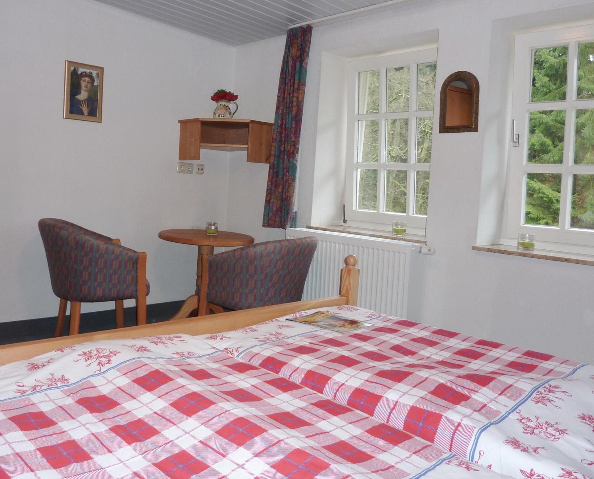 Hof Guttels Waldgasthof Ferienpension ローテンブルク・アン・デア・フルダ 部屋 写真